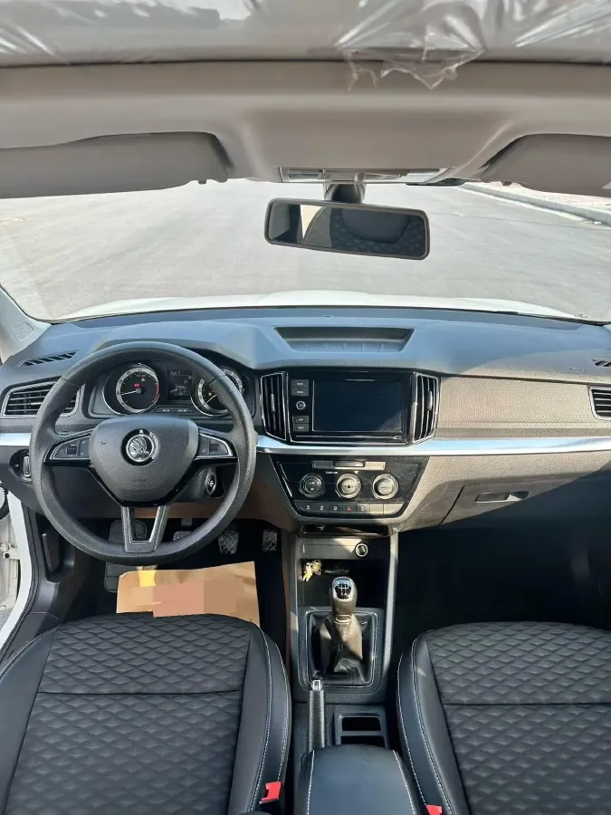 2018 Skoda Kamiq 1.5L 112HP L4 5MT,autocango,china used car exporter,china ev exporter,chinese used car exporter,chinese used ev exporter