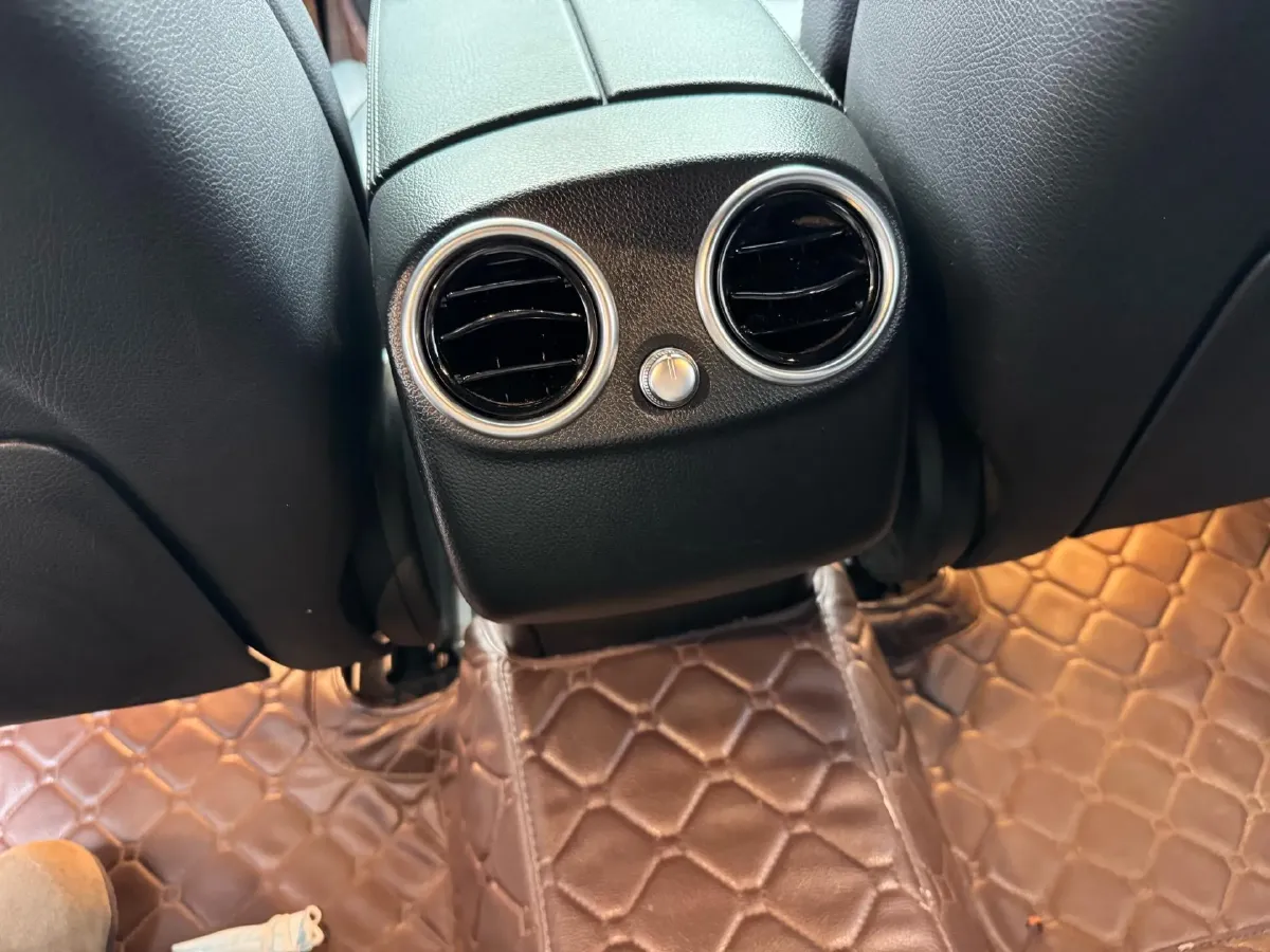 2020 Mercedes-Benz GLC Coupe 2.0T 197HP L4 9AT,autocango,china used car exporter,china ev exporter,chinese used car exporter,chinese used ev exporter