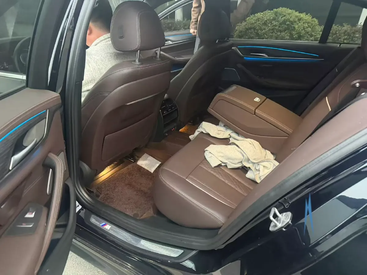 2021 BMW 5 Series 2.0T 184HP L4 8AT PHEV 17.7KWH,autocango,china used car exporter,china ev exporter,chinese used car exporter,chinese used ev exporter