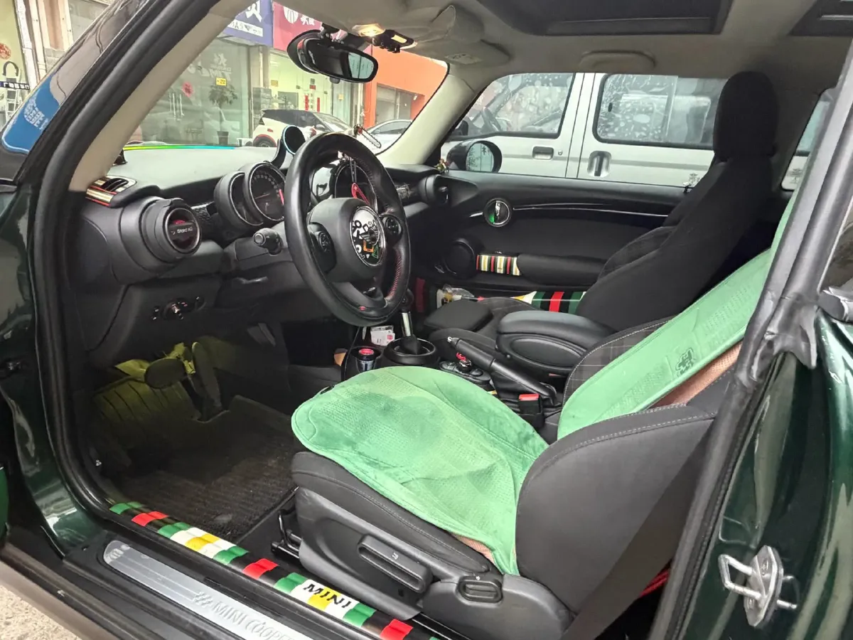 2016 Mercedes-Benz Vito 2.0T 211HP L4 7AT,autocango,china used car exporter,china ev exporter,chinese used car exporter,chinese used ev exporter