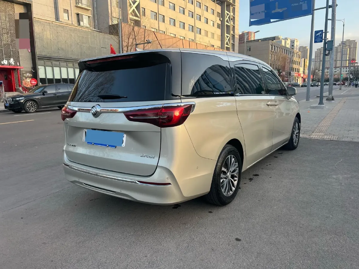 2022 Buick GL8 2.0T 237HP L4 9AT,autocango,china used car exporter,china ev exporter,chinese used car exporter,chinese used ev exporter