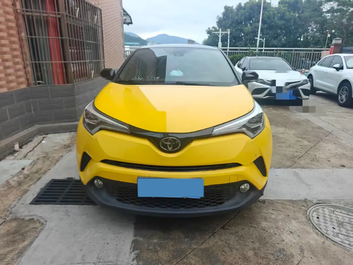 2018 Toyota C-HR 2.0L 171HP L4 CVT,autocango,china used car exporter,china ev exporter,chinese used car exporter,chinese used ev exporter