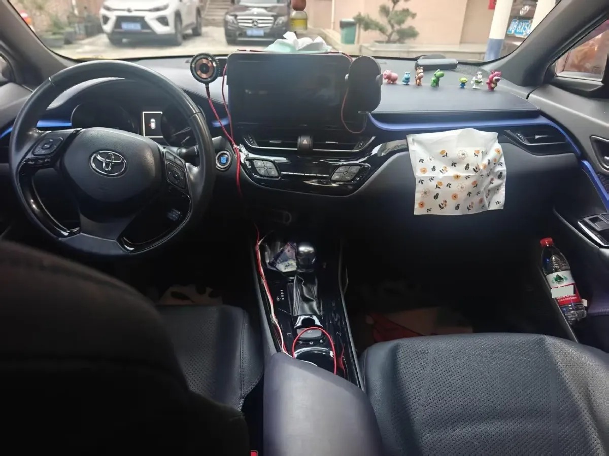 2018 Toyota C-HR 2.0L 171HP L4 CVT,autocango,china used car exporter,china ev exporter,chinese used car exporter,chinese used ev exporter