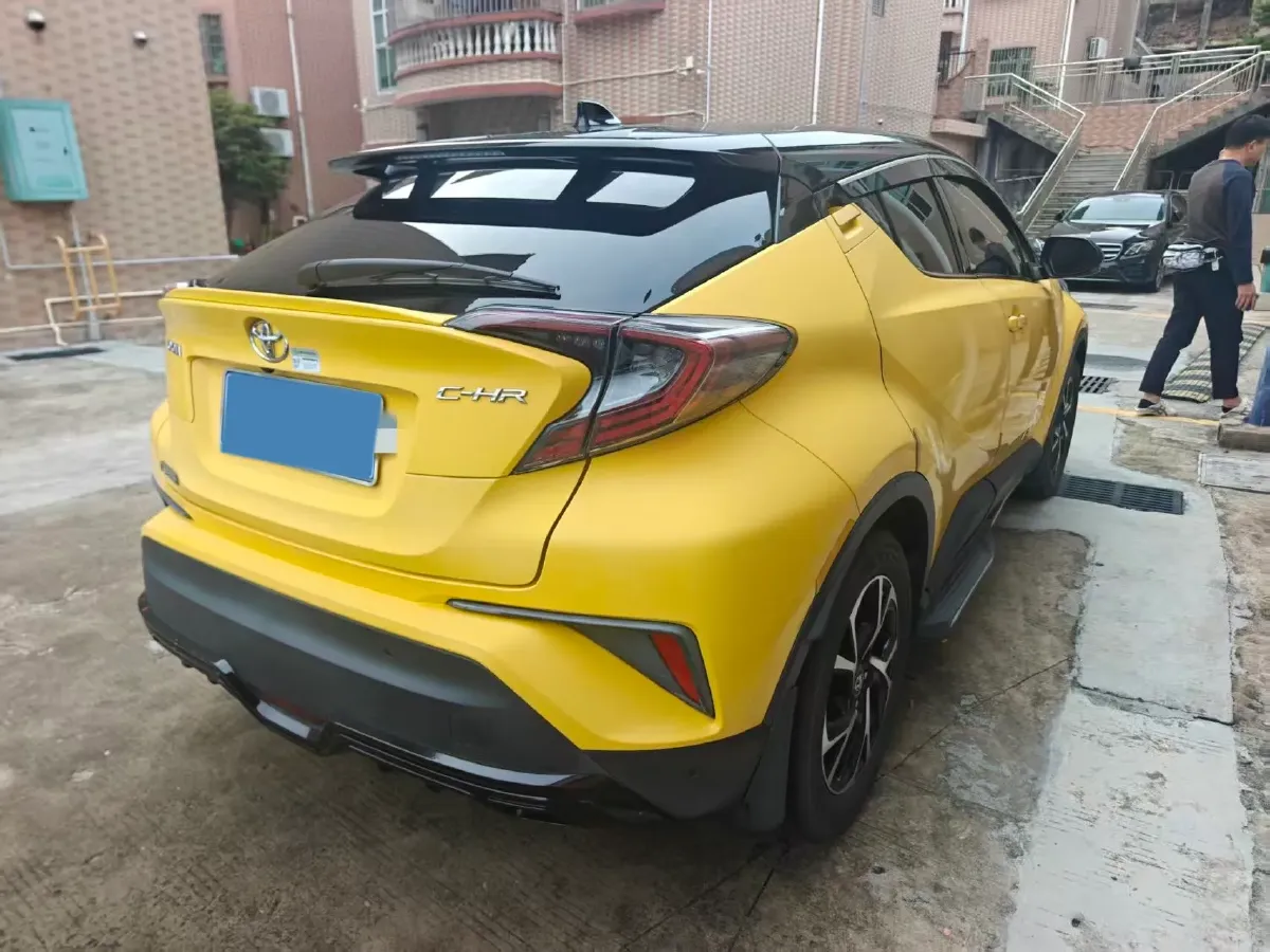2018 Toyota C-HR 2.0L 171HP L4 CVT,autocango,china used car exporter,china ev exporter,chinese used car exporter,chinese used ev exporter