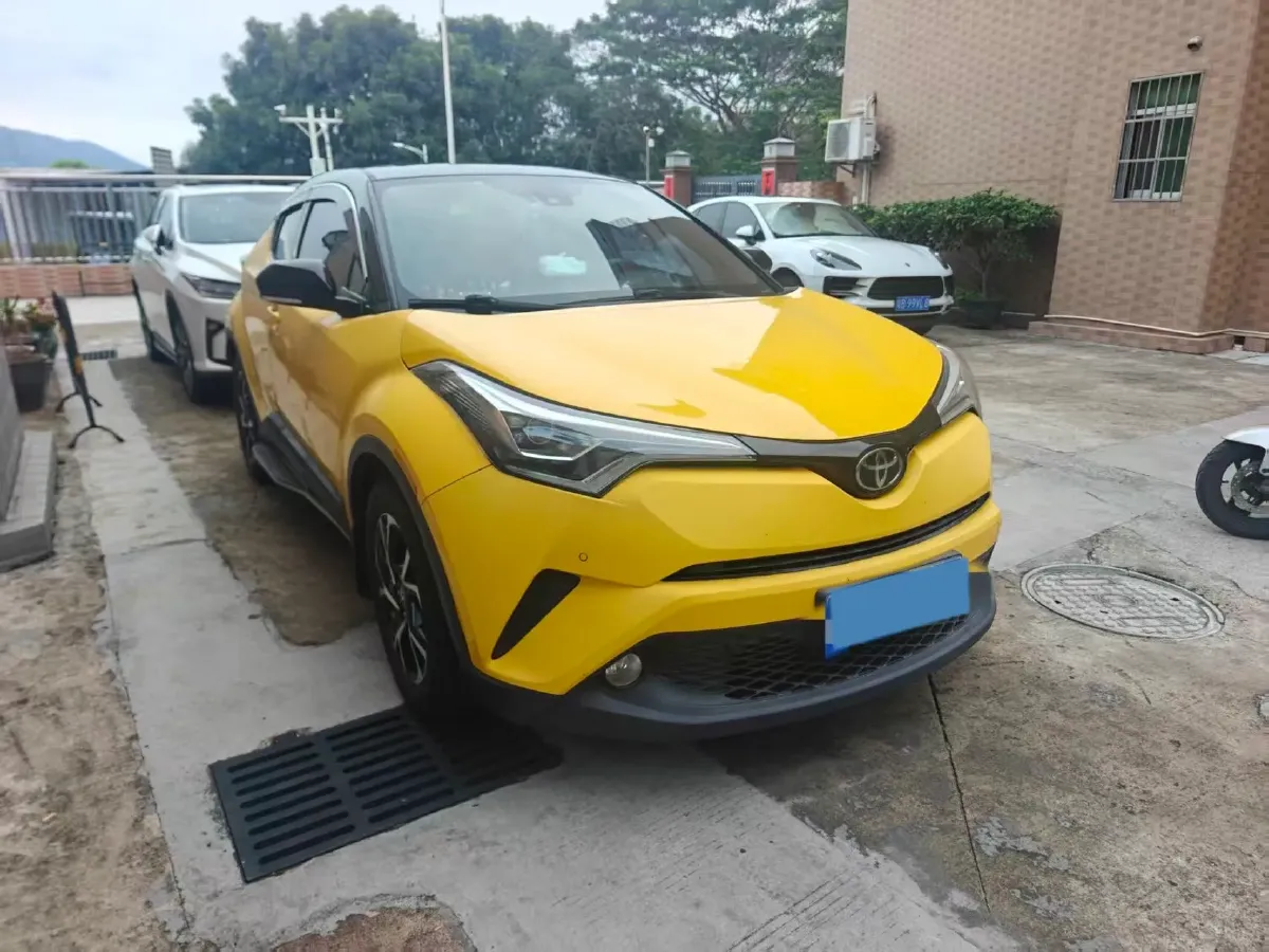 2018 Toyota C-HR 2.0L 171HP L4 CVT,autocango,china used car exporter,china ev exporter,chinese used car exporter,chinese used ev exporter