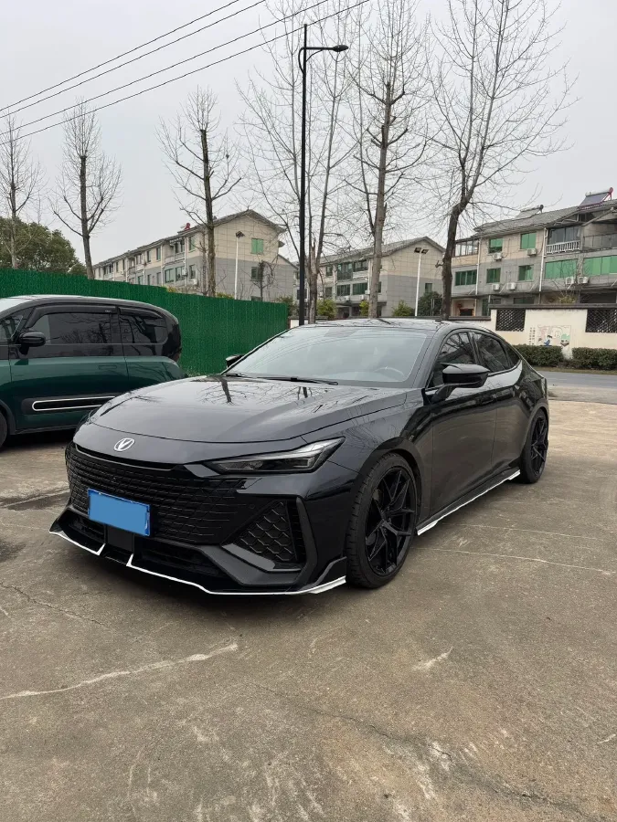 2022 ChangAn UNI-V 1.5T 188HP L4 7DCT,autocango,china used car exporter,china ev exporter,chinese used car exporter,chinese used ev exporter