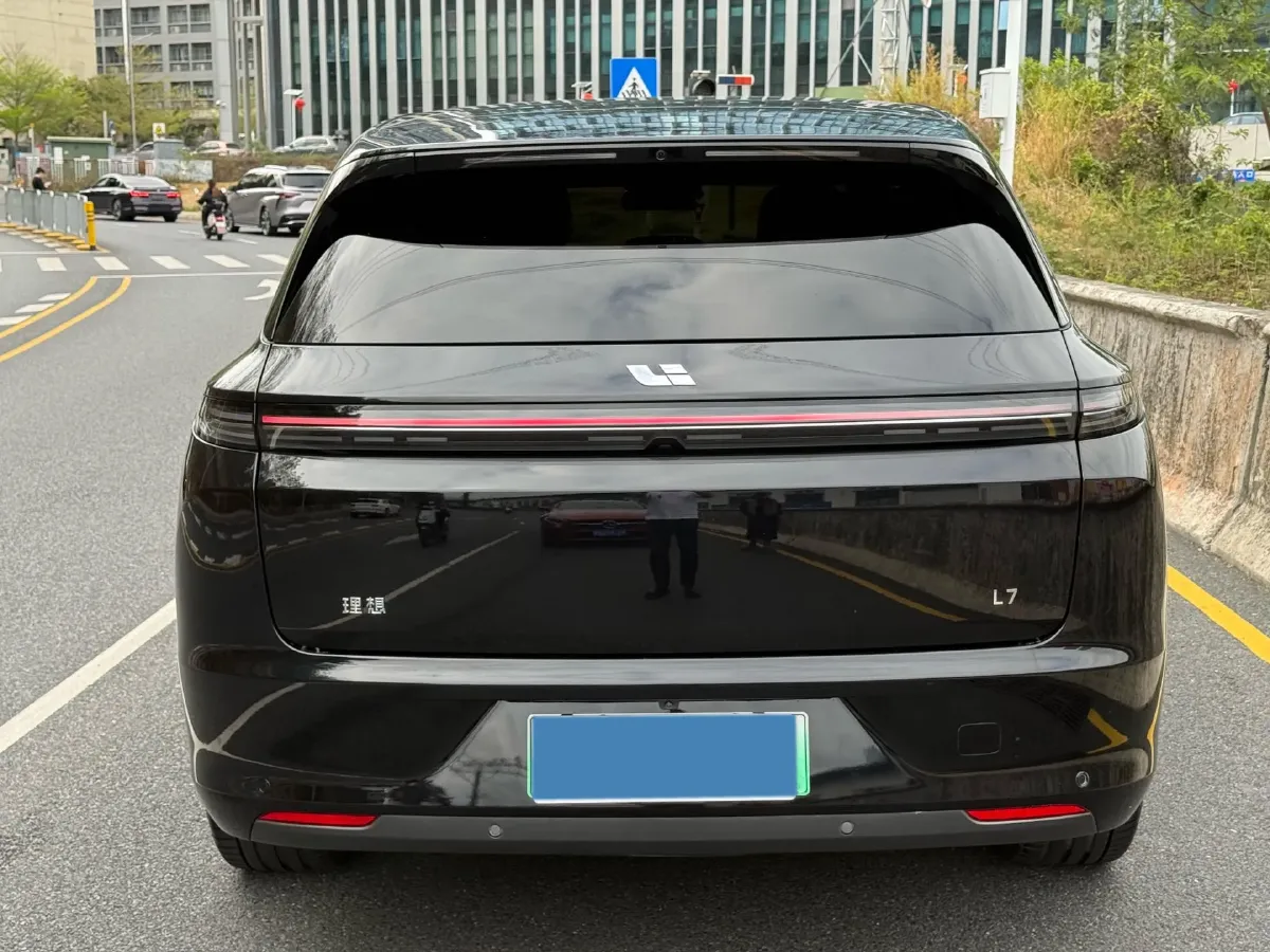 2023 Li L7 Range Extended 154HP REEV 40.9KWH,autocango,china used car exporter,china ev exporter,chinese used car exporter,chinese used ev exporter