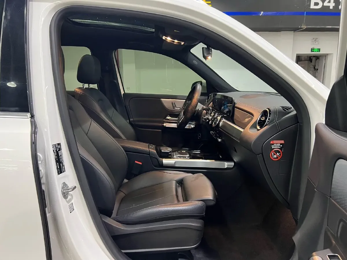 2020 Mercedes-Benz GLB Class 1.3T 136HP L4 7DCT,autocango,china used car exporter,china ev exporter,chinese used car exporter,chinese used ev exporter