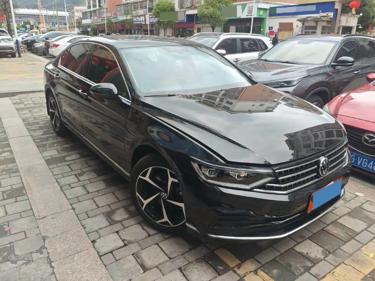 2025 Volkswagen Magotan 1.4T 150HP L4 7DCT,autocango,china used car exporter,china ev exporter,chinese used car exporter,chinese used ev exporter