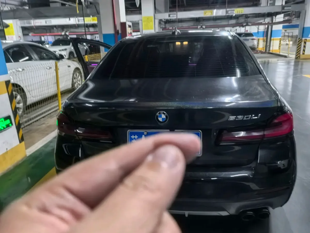 2021 BMW 5 Series 2.0T 252HP L4 8AT,autocango,china used car exporter,china ev exporter,chinese used car exporter,chinese used ev exporter