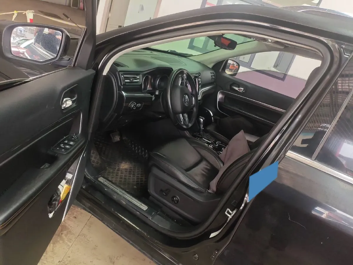 2018 Jeep Grand Commander 2.0T 265HP L4 9AT,autocango,china used car exporter,china ev exporter,chinese used car exporter,chinese used ev exporter