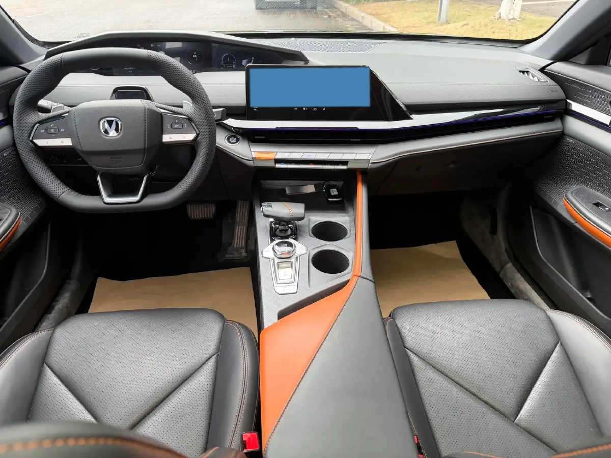 2022 ChangAn UNI-V 1.5T 188HP L4 7DCT,autocango,china used car exporter,china ev exporter,chinese used car exporter,chinese used ev exporter