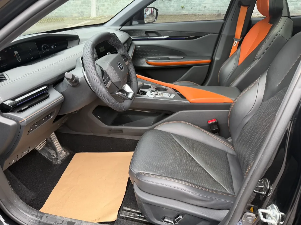 2022 ChangAn UNI-V 1.5T 188HP L4 7DCT,autocango,china used car exporter,china ev exporter,chinese used car exporter,chinese used ev exporter