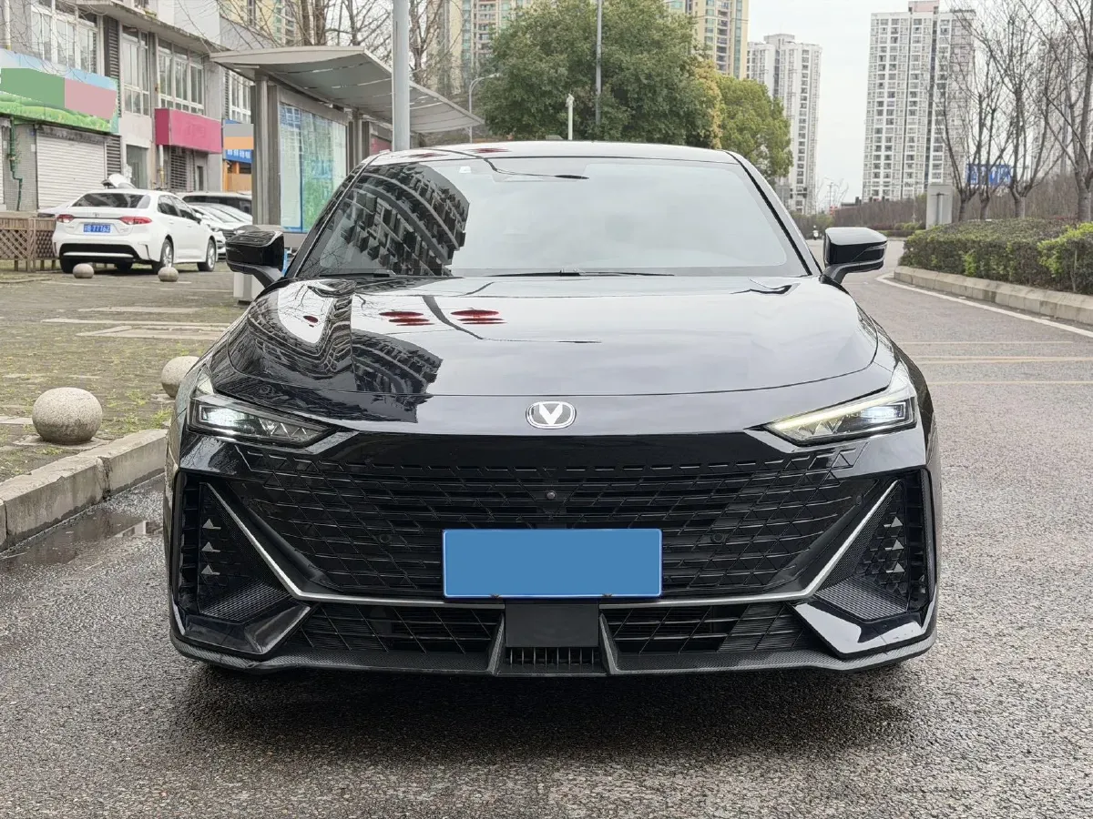 2022 ChangAn UNI-V 1.5T 188HP L4 7DCT,autocango,china used car exporter,china ev exporter,chinese used car exporter,chinese used ev exporter