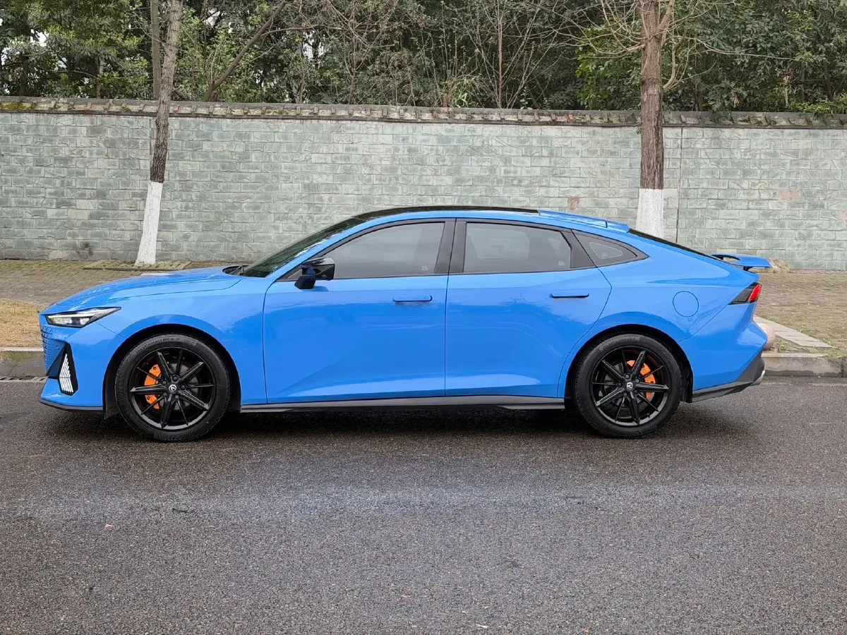 2022 ChangAn UNI-V 1.5T 188HP L4 7DCT,autocango,china used car exporter,china ev exporter,chinese used car exporter,chinese used ev exporter