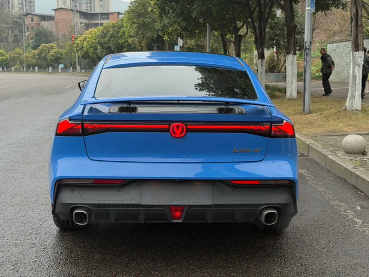 2022 ChangAn UNI-V 1.5T 188HP L4 7DCT,autocango,china used car exporter,china ev exporter,chinese used car exporter,chinese used ev exporter