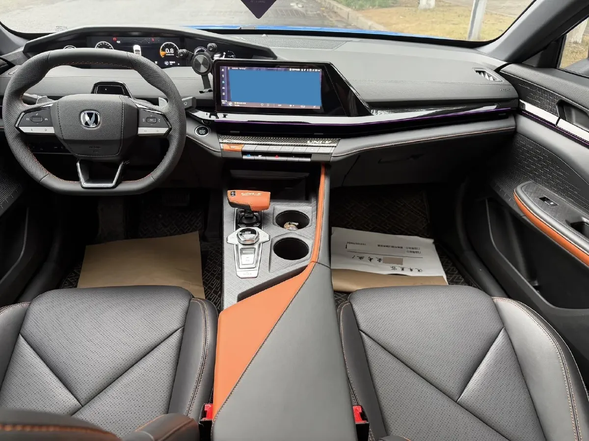 2022 ChangAn UNI-V 1.5T 188HP L4 7DCT,autocango,china used car exporter,china ev exporter,chinese used car exporter,chinese used ev exporter