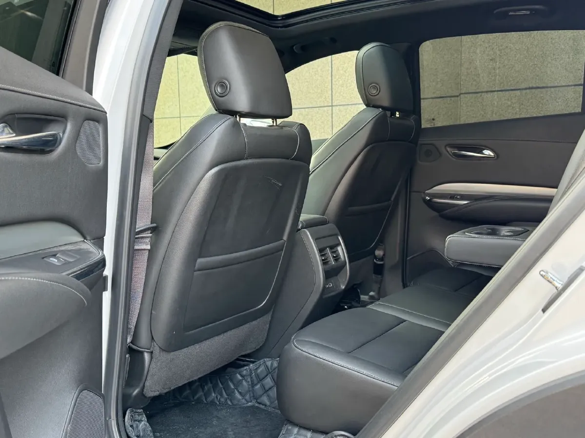 2020 Cadillac XT4 2.0T 241HP L4 9AT,autocango,china used car exporter,china ev exporter,chinese used car exporter,chinese used ev exporter