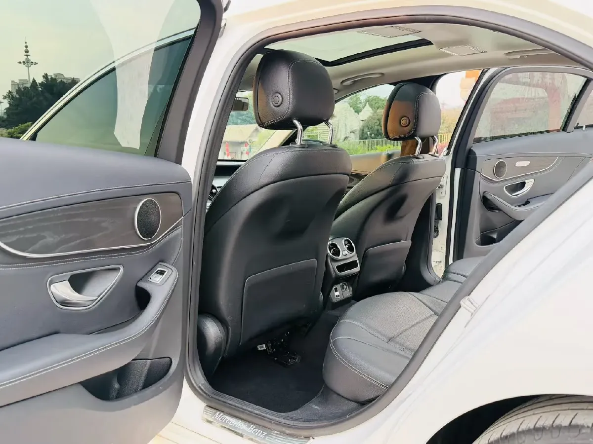 2020 Mercedes-Benz C Class 1.5T 184HP L4 9AT,autocango,china used car exporter,china ev exporter,chinese used car exporter,chinese used ev exporter