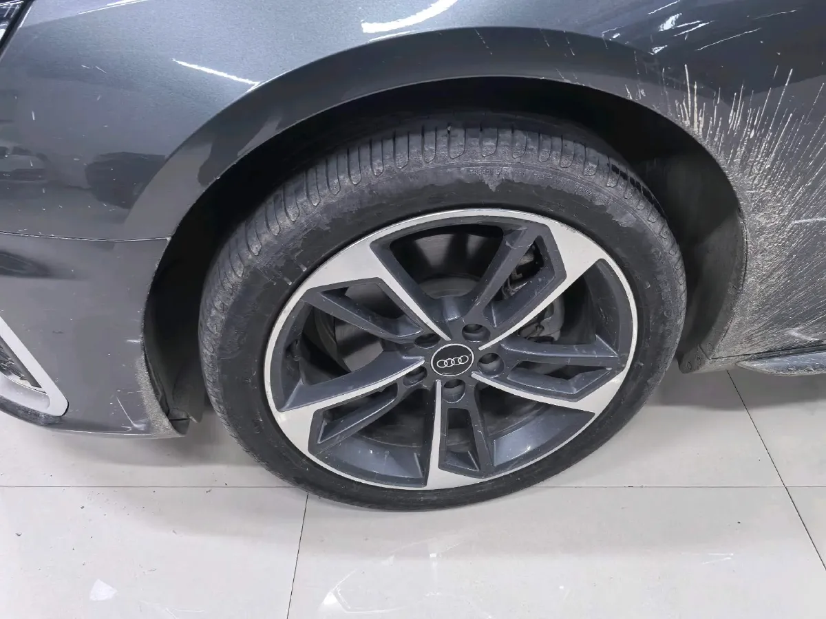 2022 Audi A4L 2.0T 190HP L4 7DCT,autocango,china used car exporter,china ev exporter,chinese used car exporter,chinese used ev exporter