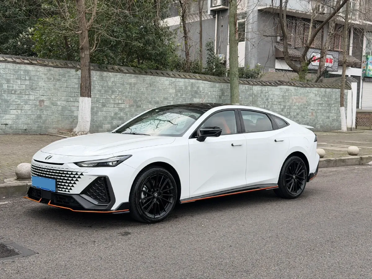 2024 ChangAn UNI-V 2.0T 233HP L4 8AT,autocango,china used car exporter,china ev exporter,chinese used car exporter,chinese used ev exporter