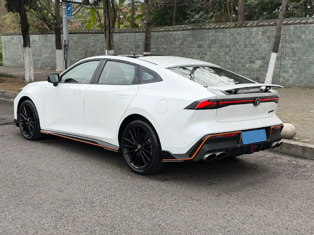 2024 ChangAn UNI-V 2.0T 233HP L4 8AT,autocango,china used car exporter,china ev exporter,chinese used car exporter,chinese used ev exporter