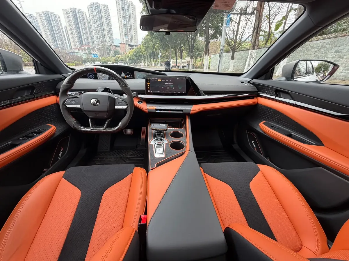 2024 ChangAn UNI-V 2.0T 233HP L4 8AT,autocango,china used car exporter,china ev exporter,chinese used car exporter,chinese used ev exporter