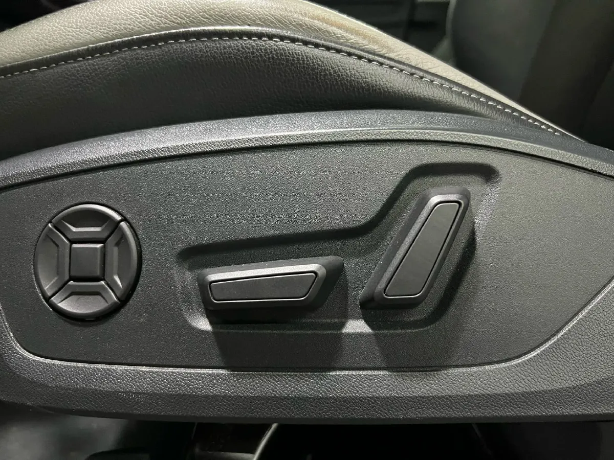 2022 Audi Q3 1.4T 150HP L4 7DCT,autocango,china used car exporter,china ev exporter,chinese used car exporter,chinese used ev exporter