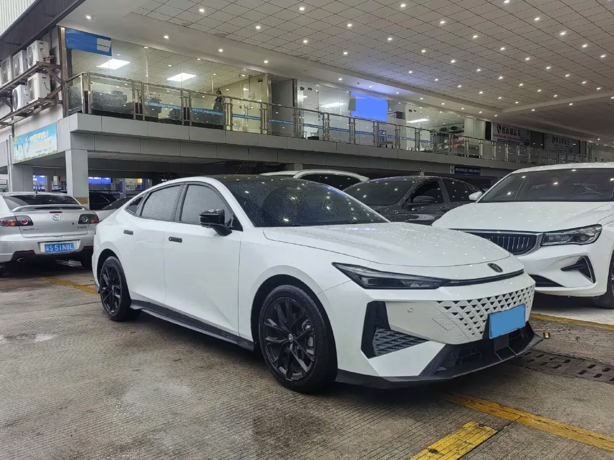 2024 ChangAn UNI-V 1.5T 188HP L4 7DCT,autocango,china used car exporter,china ev exporter,chinese used car exporter,chinese used ev exporter