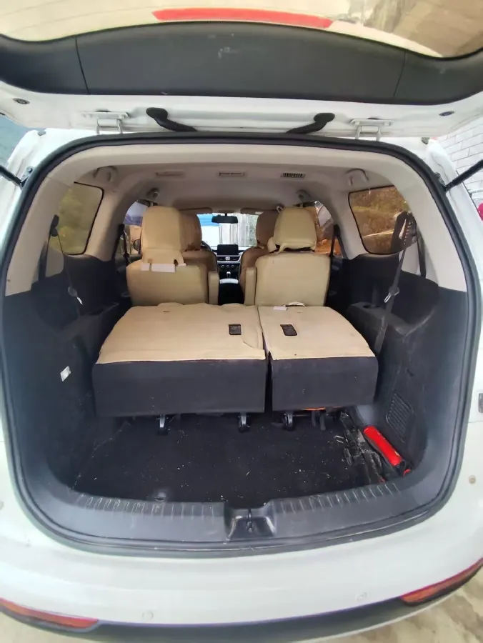 2019 BaoJun 730 1.5T 147HP L4 6MT,autocango,china used car exporter,china ev exporter,chinese used car exporter,chinese used ev exporter