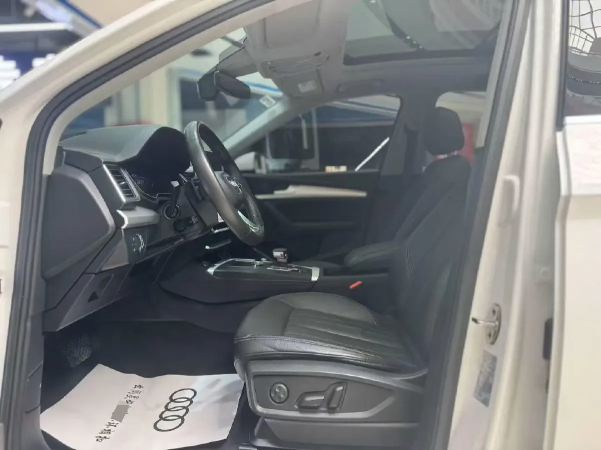 2020 Audi Q5L 2.0T 190HP L4 7DCT,autocango,china used car exporter,china ev exporter,chinese used car exporter,chinese used ev exporter