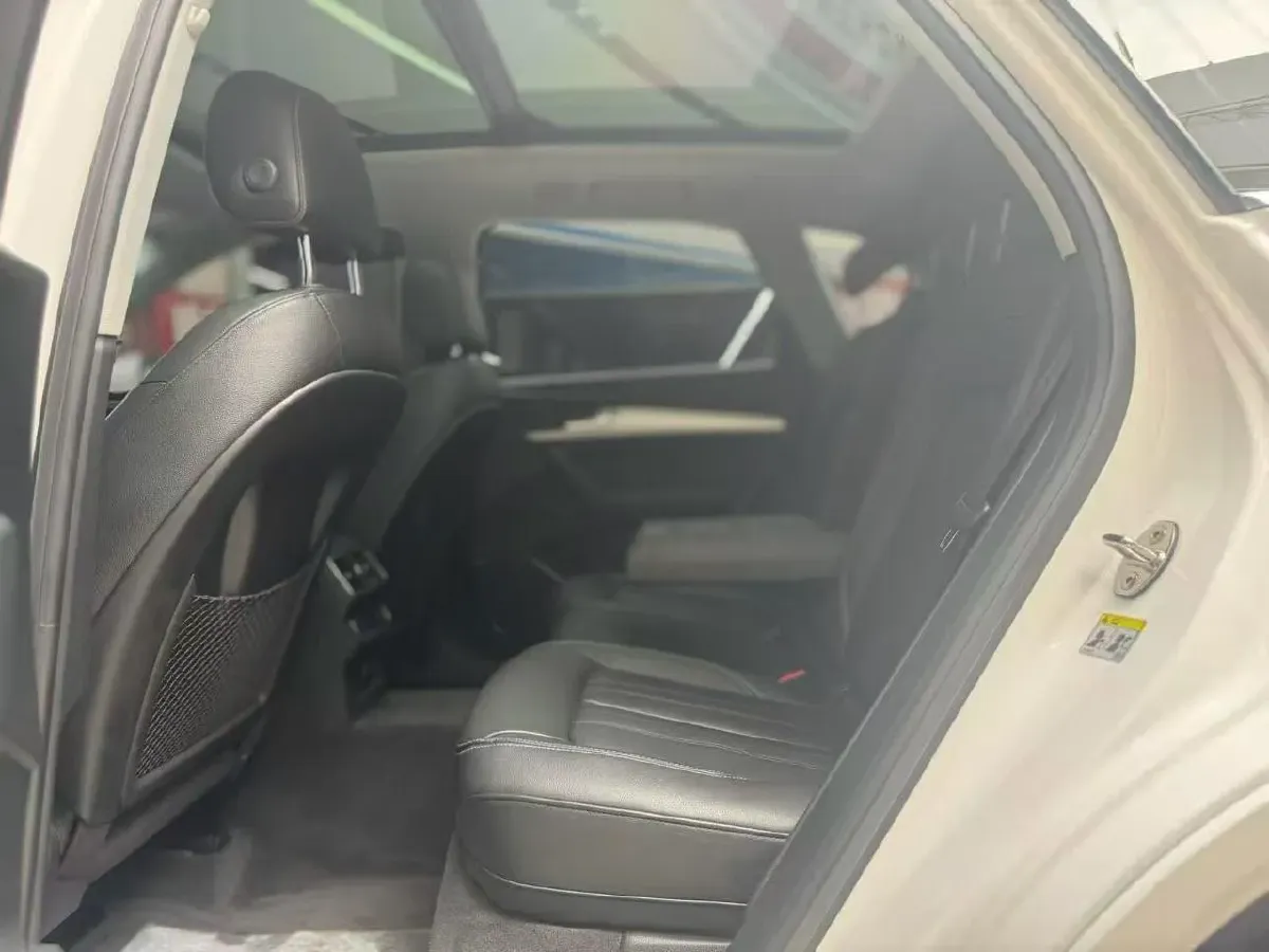 2020 Audi Q5L 2.0T 190HP L4 7DCT,autocango,china used car exporter,china ev exporter,chinese used car exporter,chinese used ev exporter