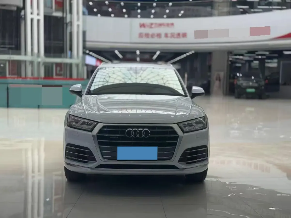2020 Audi Q5L 2.0T 190HP L4 7DCT,autocango,china used car exporter,china ev exporter,chinese used car exporter,chinese used ev exporter