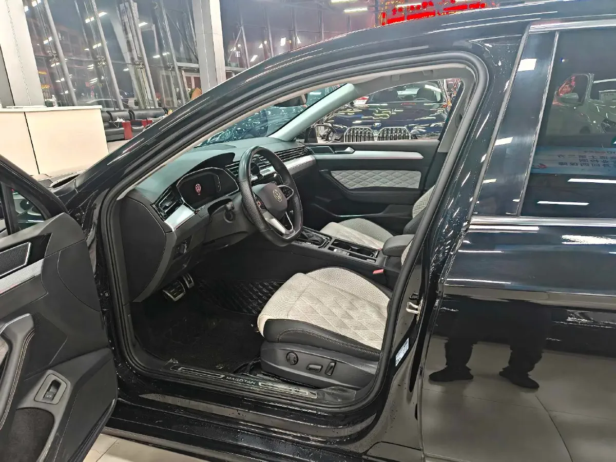 2023 Volkswagen Magotan 2.0T 186HP L4 7DCT,autocango,china used car exporter,china ev exporter,chinese used car exporter,chinese used ev exporter