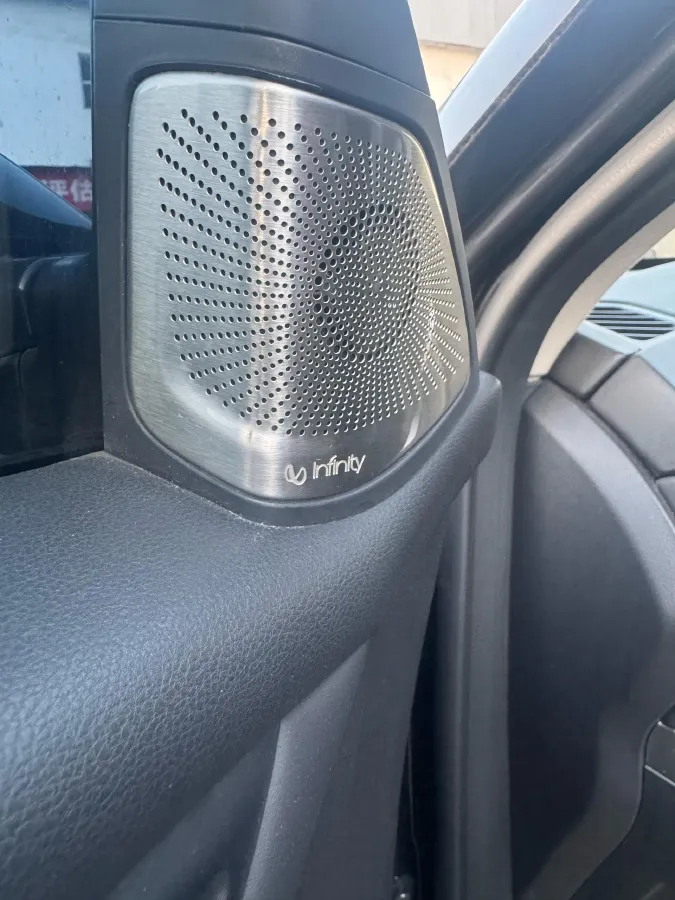 2021 WEY VV6 2.0T 227HP L4 7DCT,autocango,china used car exporter,china ev exporter,chinese used car exporter,chinese used ev exporter