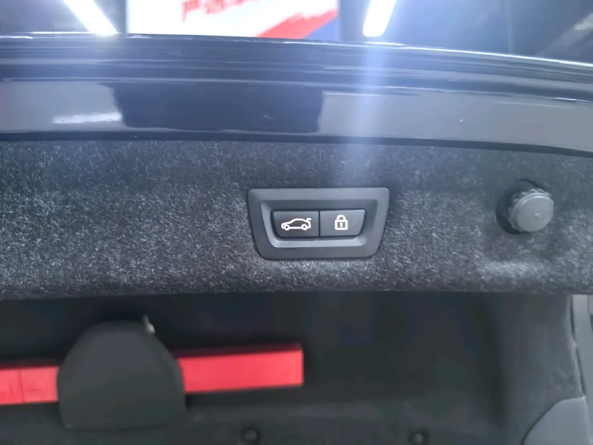 2022 BMW 5 Series 2.0T 252HP L4 8AT,autocango,china used car exporter,china ev exporter,chinese used car exporter,chinese used ev exporter