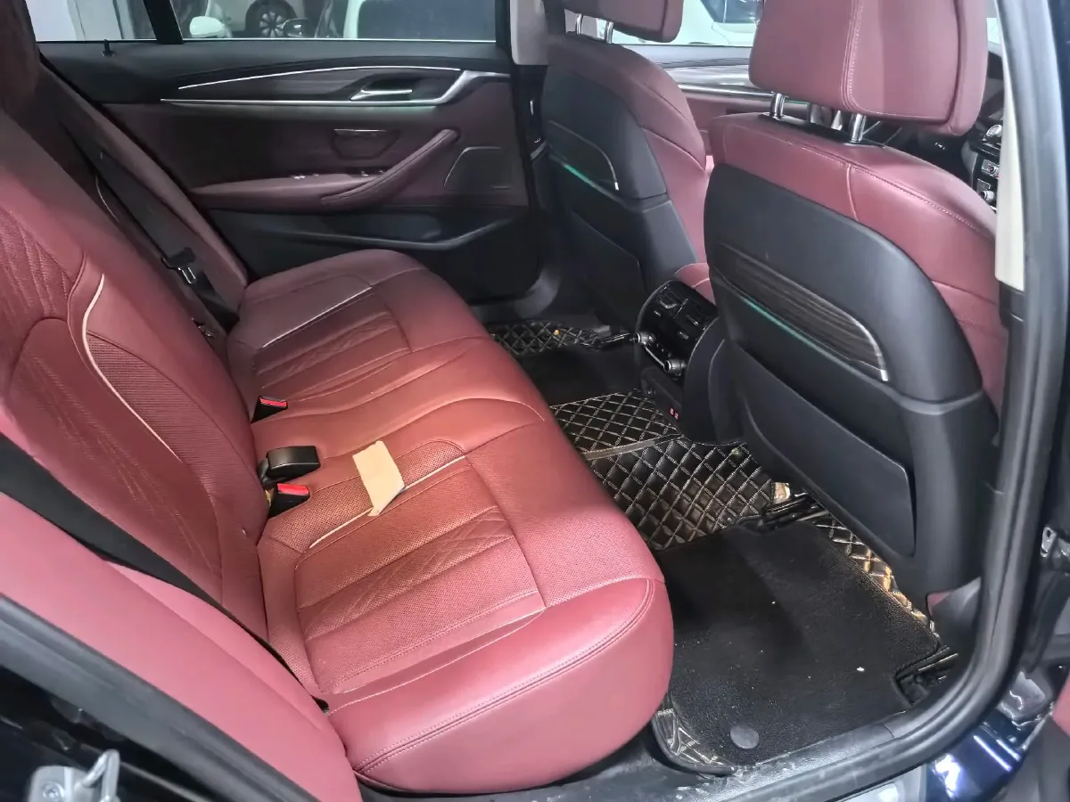 2022 BMW 5 Series 2.0T 252HP L4 8AT,autocango,china used car exporter,china ev exporter,chinese used car exporter,chinese used ev exporter