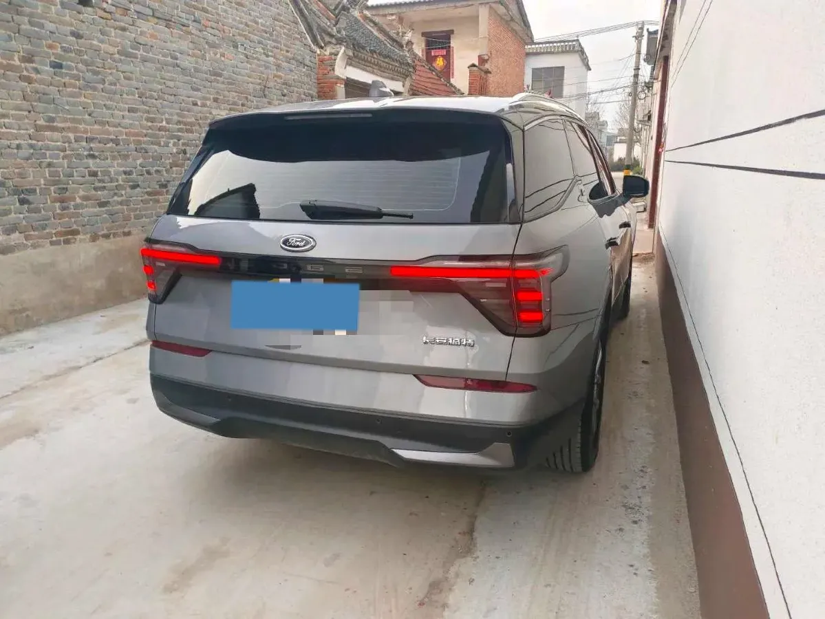 2023 Ford Edge 2.0T 252HP L4 8AT,autocango,china used car exporter,china ev exporter,chinese used car exporter,chinese used ev exporter