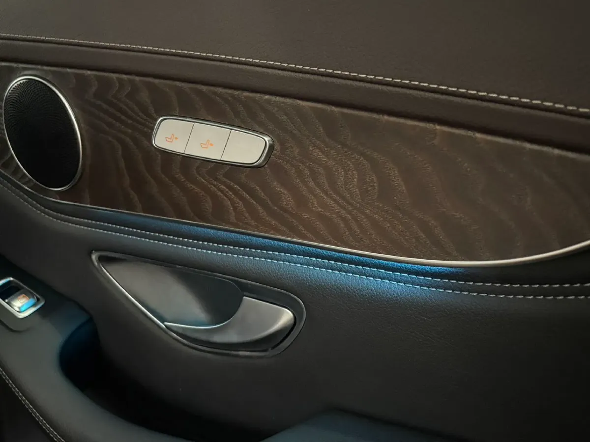 2020 Mercedes-Benz GLC Class 2.0T 197HP L4 9AT,autocango,china used car exporter,china ev exporter,chinese used car exporter,chinese used ev exporter