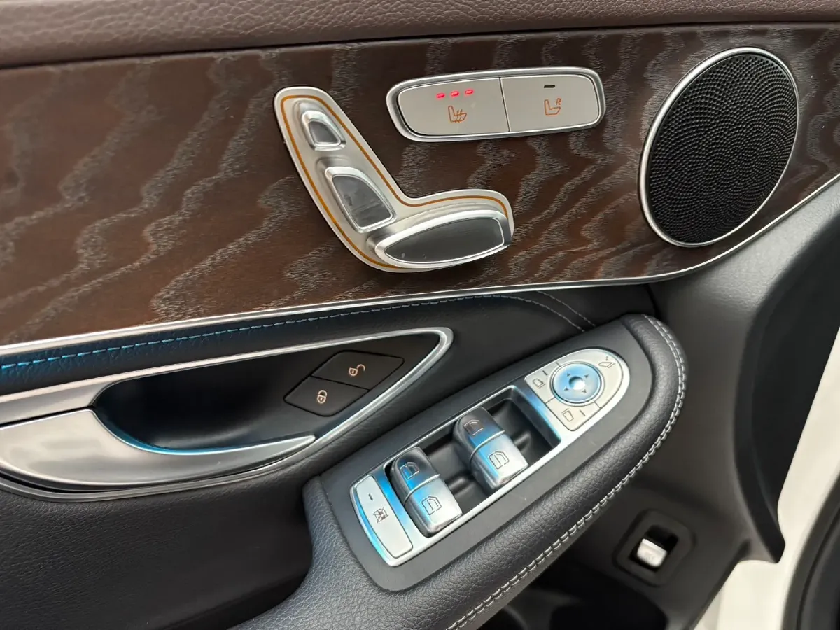 2020 Mercedes-Benz GLC Class 2.0T 197HP L4 9AT,autocango,china used car exporter,china ev exporter,chinese used car exporter,chinese used ev exporter