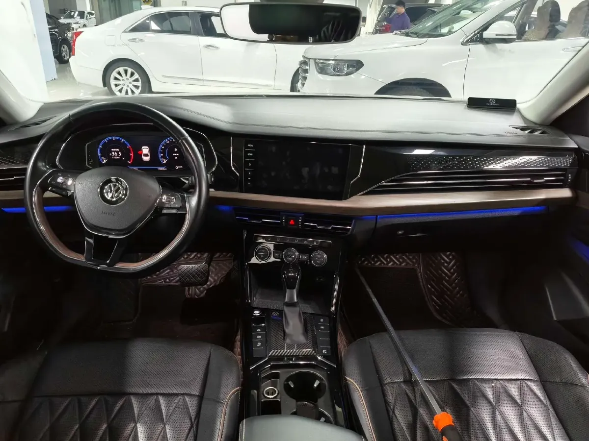 2019 Volkswagen Passat 2.0T 186HP L4 7DCT,autocango,china used car exporter,china ev exporter,chinese used car exporter,chinese used ev exporter