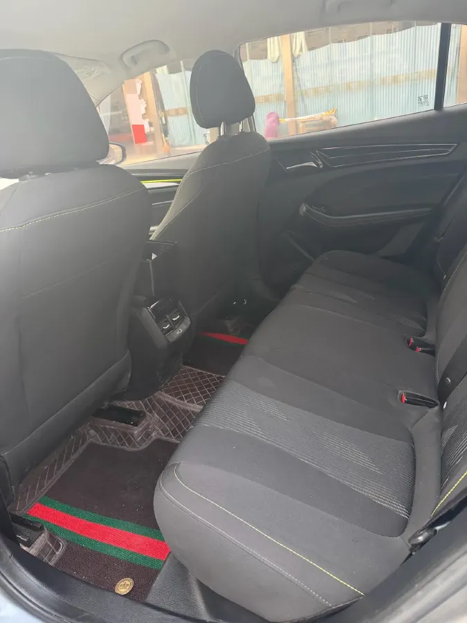 2021 Roewe i5 1.5L 120HP L4 5MT,autocango,china used car exporter,china ev exporter,chinese used car exporter,chinese used ev exporter