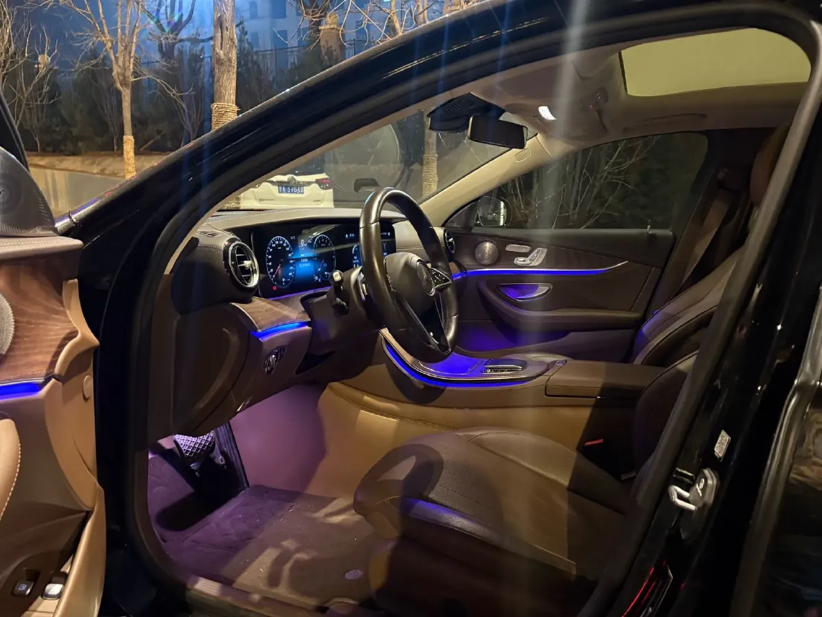 2022 Mercedes-Benz E Class 2.0T 211HP L4 9AT PHEV 25.4KWH,autocango,china used car exporter,china ev exporter,chinese used car exporter,chinese used ev exporter