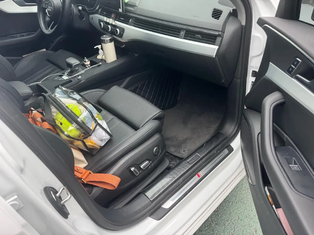 2024 Audi A4L 2.0T 190HP L4 7DCT,autocango,china used car exporter,china ev exporter,chinese used car exporter,chinese used ev exporter