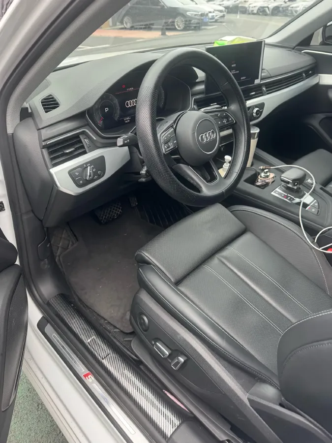 2024 Audi A4L 2.0T 190HP L4 7DCT,autocango,china used car exporter,china ev exporter,chinese used car exporter,chinese used ev exporter