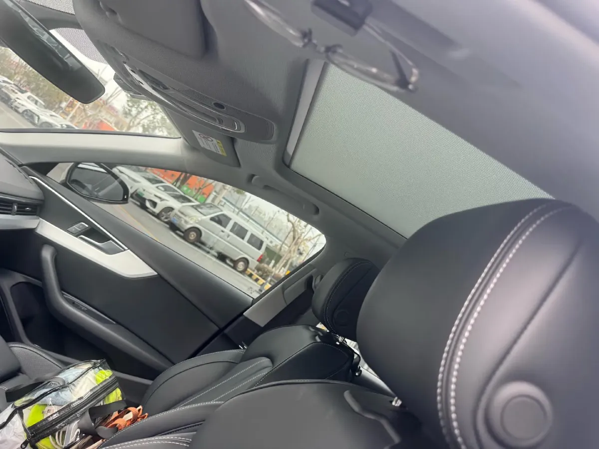 2024 Audi A4L 2.0T 190HP L4 7DCT,autocango,china used car exporter,china ev exporter,chinese used car exporter,chinese used ev exporter