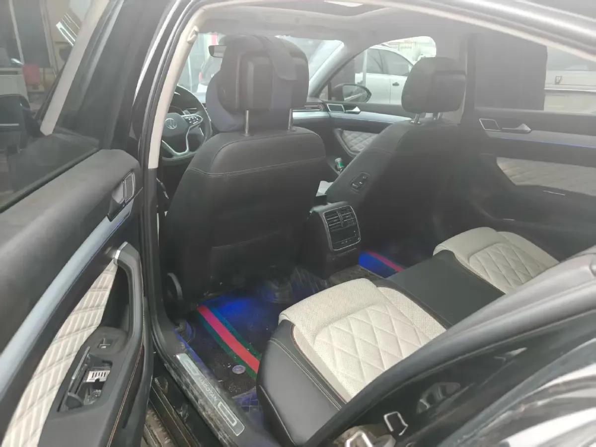 2024 Volkswagen Magotan 2.0T 186HP L4 7DCT,autocango,china used car exporter,china ev exporter,chinese used car exporter,chinese used ev exporter