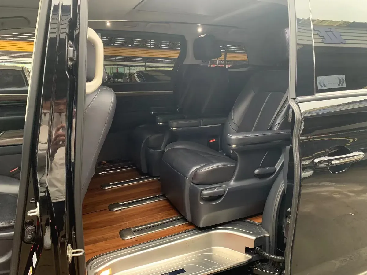 2021 GAC Trumpchi M8 2.0T 252HP L4 8AT,autocango,china used car exporter,china ev exporter,chinese used car exporter,chinese used ev exporter