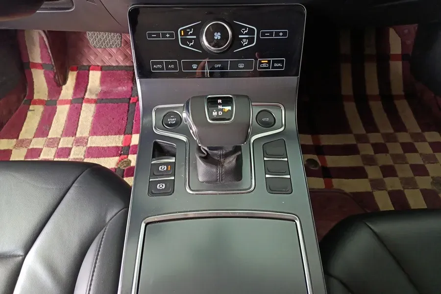 2020 HongQi H5 1.5T 169HP L4 7DCT,autocango,china used car exporter,china ev exporter,chinese used car exporter,chinese used ev exporter