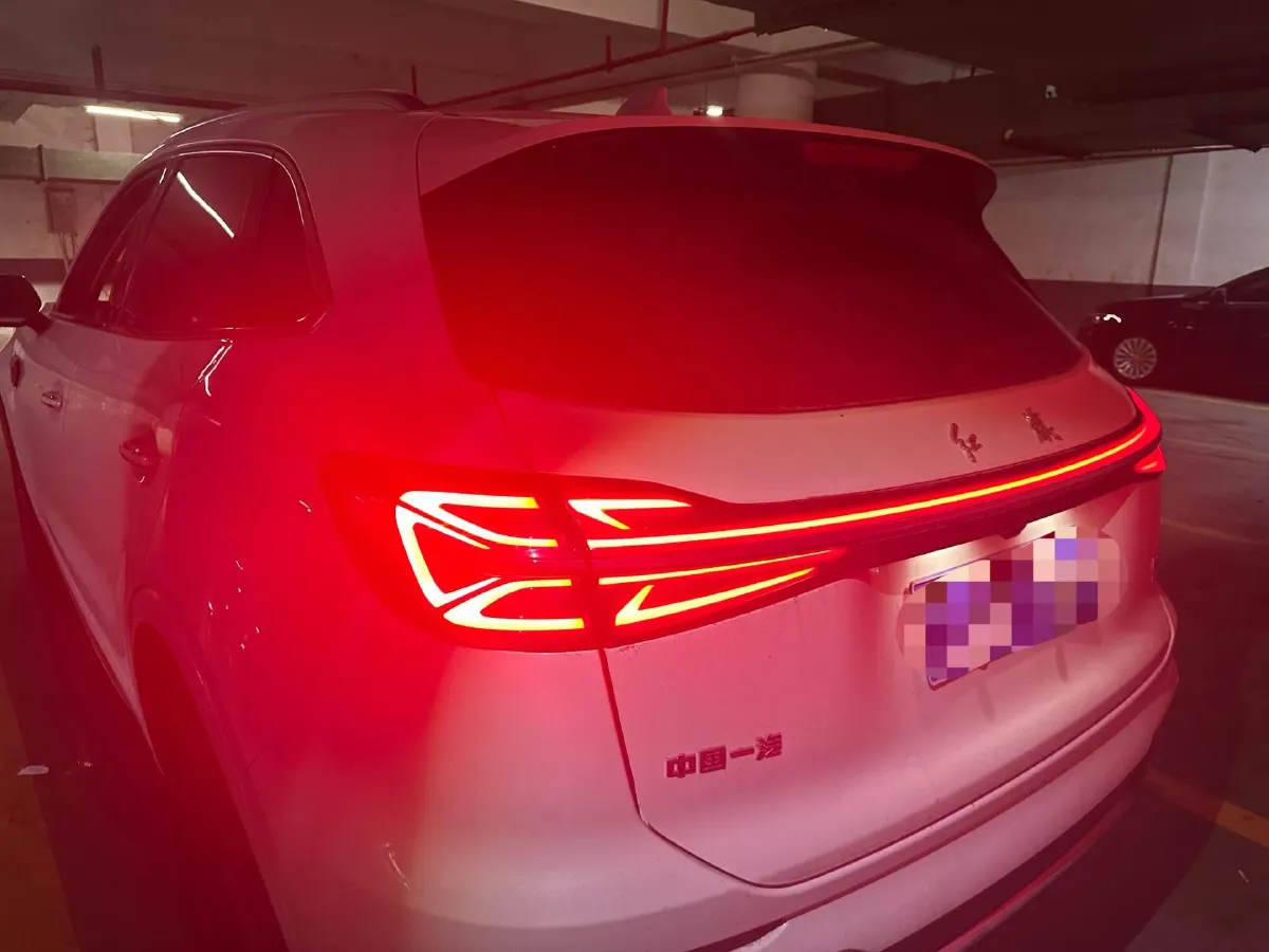 2023 HongQi HS5 2.0T 252HP L4 8AT,autocango,china used car exporter,china ev exporter,chinese used car exporter,chinese used ev exporter